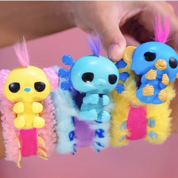 Fingerlings PINKIES Surprise Collectible Pet Plus Bonus Mini Bestie-Lot of 2-NEW - Picture 7 of 8